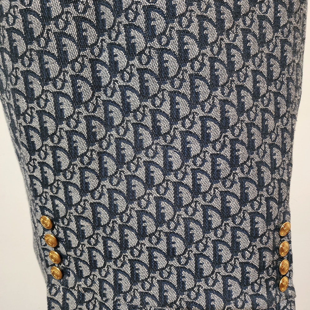 Elegant Patterned Sleeveless Dress - Picture 5 of 6